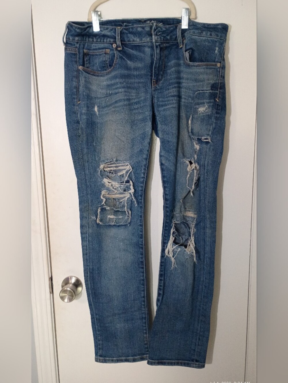 American Eagle Stretch Distressed Denim Jeans Jeans Size 12 Short